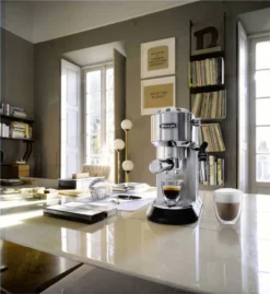 De'Longhi DeLonghi EC685.M Dedica Style Siebträger Espressomaschine Silber -De’Longhi Verkaufsgeschäft 2d949ec0361546c54a9ac13be8565d3d