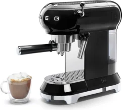 SMEG Espresso Kaffeemaschine Schwarz ECF01BLEU -De’Longhi Verkaufsgeschäft 32f12183c2af3d137eb749b47c22bd8b