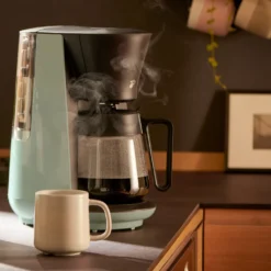 Tchibo Filterkaffeemaschine „Let’s Brew“, Für Bis Zu 10 Tassen Filterkaffee, 1,2L Aroma-Glaskaraffe, Edelstahl-Warmhalteplatte, Tropf-Stopp, Abschaltautomatik, Hellgrün 14 Tchibo Filterkaffeemaschine „Let’s Brew“, Für Bis Zu 10 Tassen Filterkaffee, 1,2L Aroma-Glaskaraffe, Edelstahl-Warmhalteplatte, Tropf-Stopp, Abschaltautomatik, Hellgrün -De’Longhi Verkaufsgeschäft 42d48d3fec0b4d3382c7762526009882