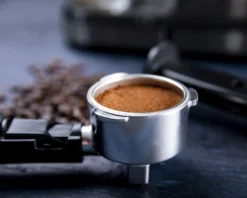 GASTRONOMA 18110001 Espressomaschine Baristo. Siebträgermaschine Mit 15 Bar Druck Und Milchaufschäumer -De’Longhi Verkaufsgeschäft 556966a1f53a76ae9330fbcc5668c452