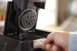 PHILIPS SENSEO Quadrante HD7866 / 61 - Intensives Schwarz 16 PHILIPS SENSEO Quadrante HD7866 / 61 - Intensives Schwarz -De’Longhi Verkaufsgeschäft 8f4b6463793d7be9633fbcd5931c9c3b