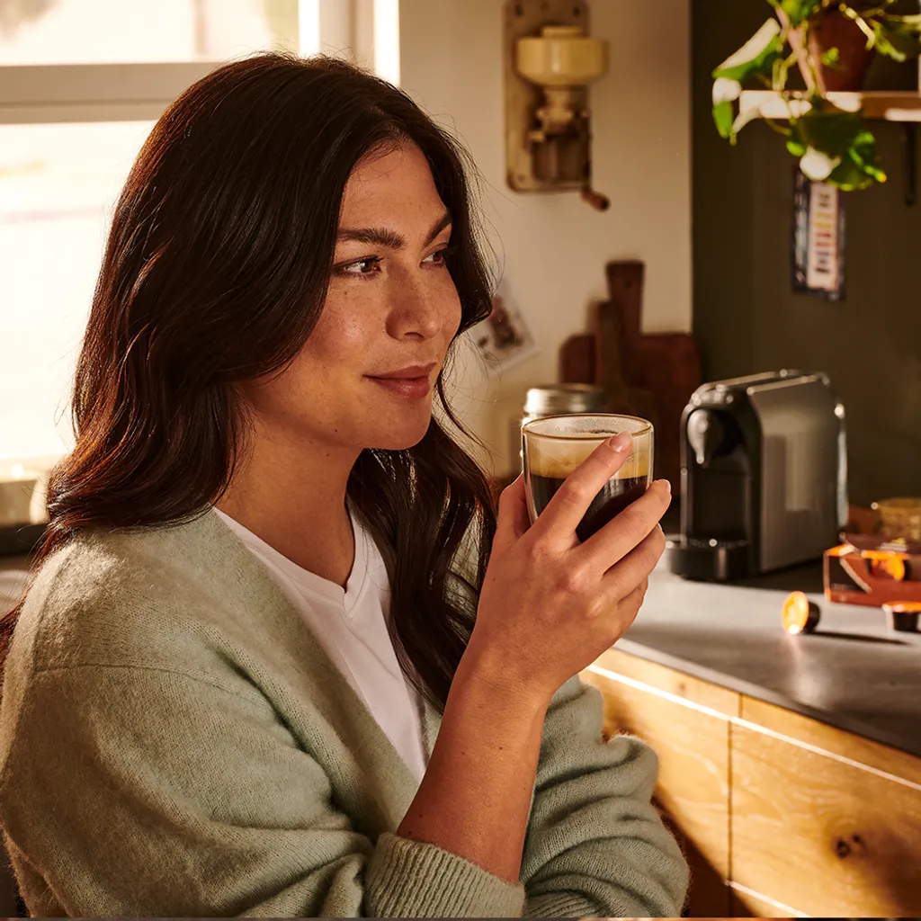 Tchibo Cafissimo Easy Kaffeemaschine Kapselmaschine Inkl. 30 Kapseln Für Caffè Crema, Espresso Und Kaffee, Schwarz 4 Tchibo Cafissimo Easy Kaffeemaschine Kapselmaschine Inkl. 30 Kapseln Für Caffè Crema, Espresso Und Kaffee, Schwarz – Bild 4