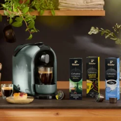 Tchibo Cafissimo Pure Kaffeemaschine Kapselmaschine Inkl. 30 Kapseln Für Caffè Crema, Espresso Und Kaffee, Arctic Green -De’Longhi Verkaufsgeschäft cf15652e541304c647976b51e5ba96e2